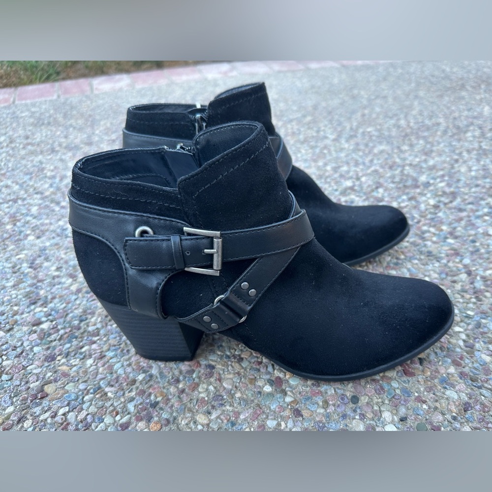 Indigo Rd. Ankle Boots Women’s Black Suede Block Heel Size 10 M